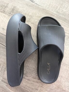 CALLA Black Slide Sandals 7